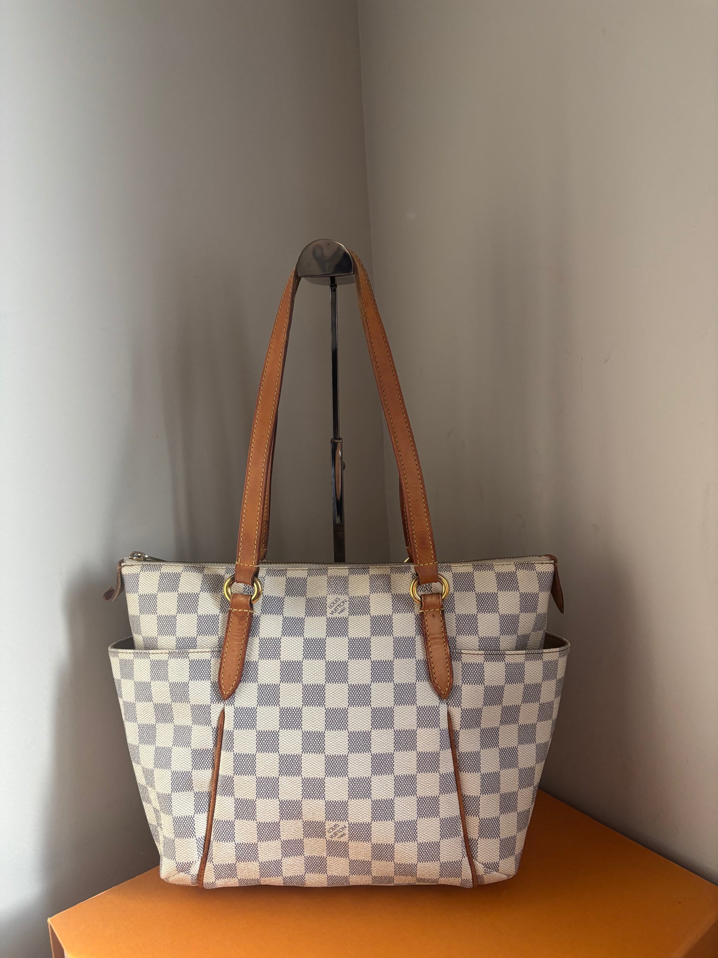 ❗️SOLD❗️Damier Azur Totally PM
