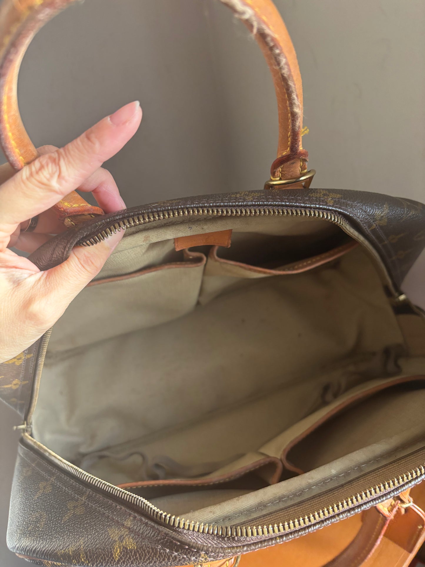 ❗️SOLD❗️Deauville Bag in Monogram